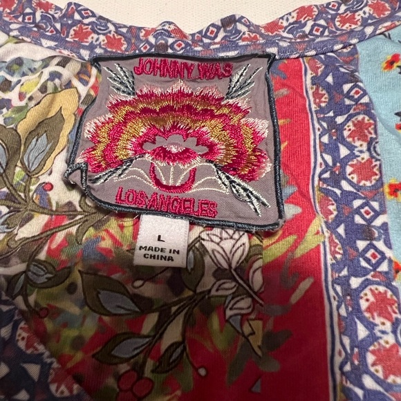 EUC Johnny Was Midsummer Favorite V-Neck Swing Tee Jersey Top Size Large (A) - Picture 5 of 6